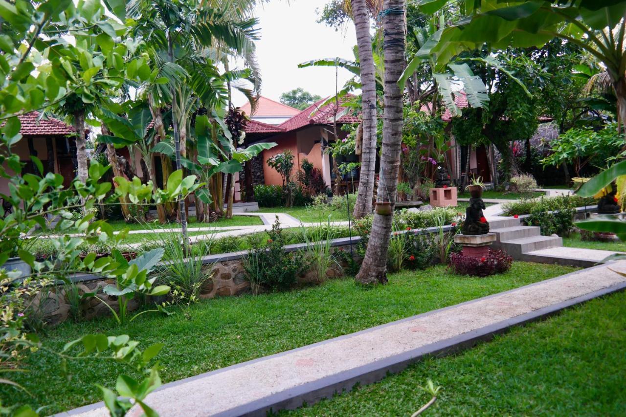 1000 Dream Bungalow Ловіна Екстер'єр фото